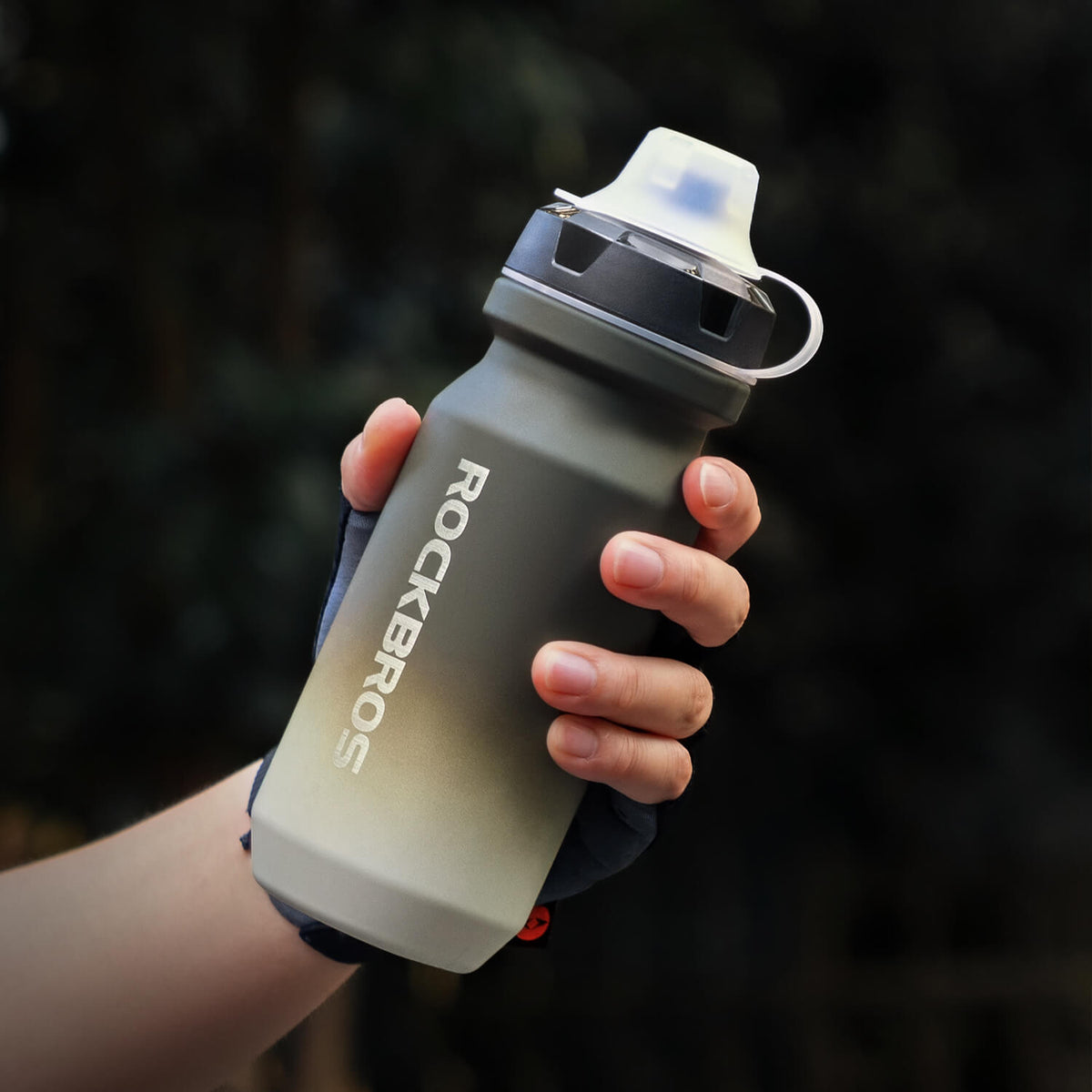 ROCKBROS Bidon rowerowy z wyciekoszczelnym zamknięciem Pull-Top 600/750ml