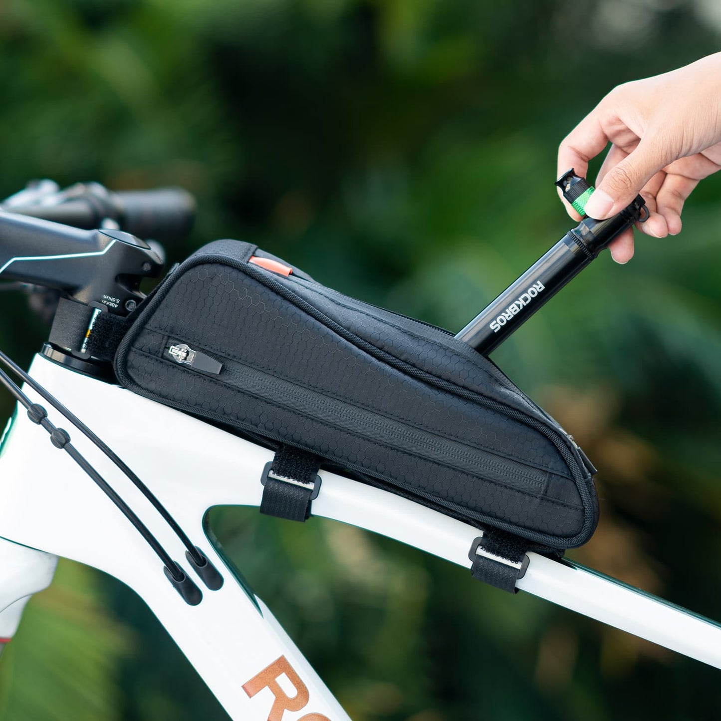 Pompka rowerowa CO2 110 PSI aluminiowa mini pompka czarna ROCKBROS