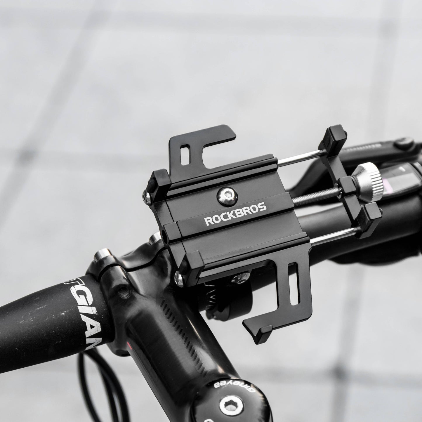 Uchwyt na telefon do roweru/motocykla z obrotowym klipsem 360° ROCKBROS