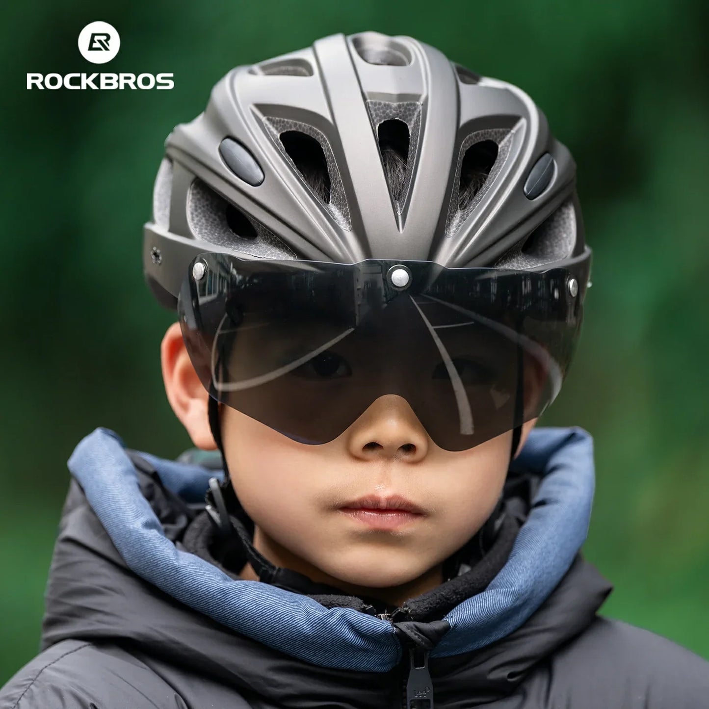 Kask rowerowy dla dzieci z wbudowanymi, odpinanymi magnetycznymi goglami i daszkiem ROCKBROS