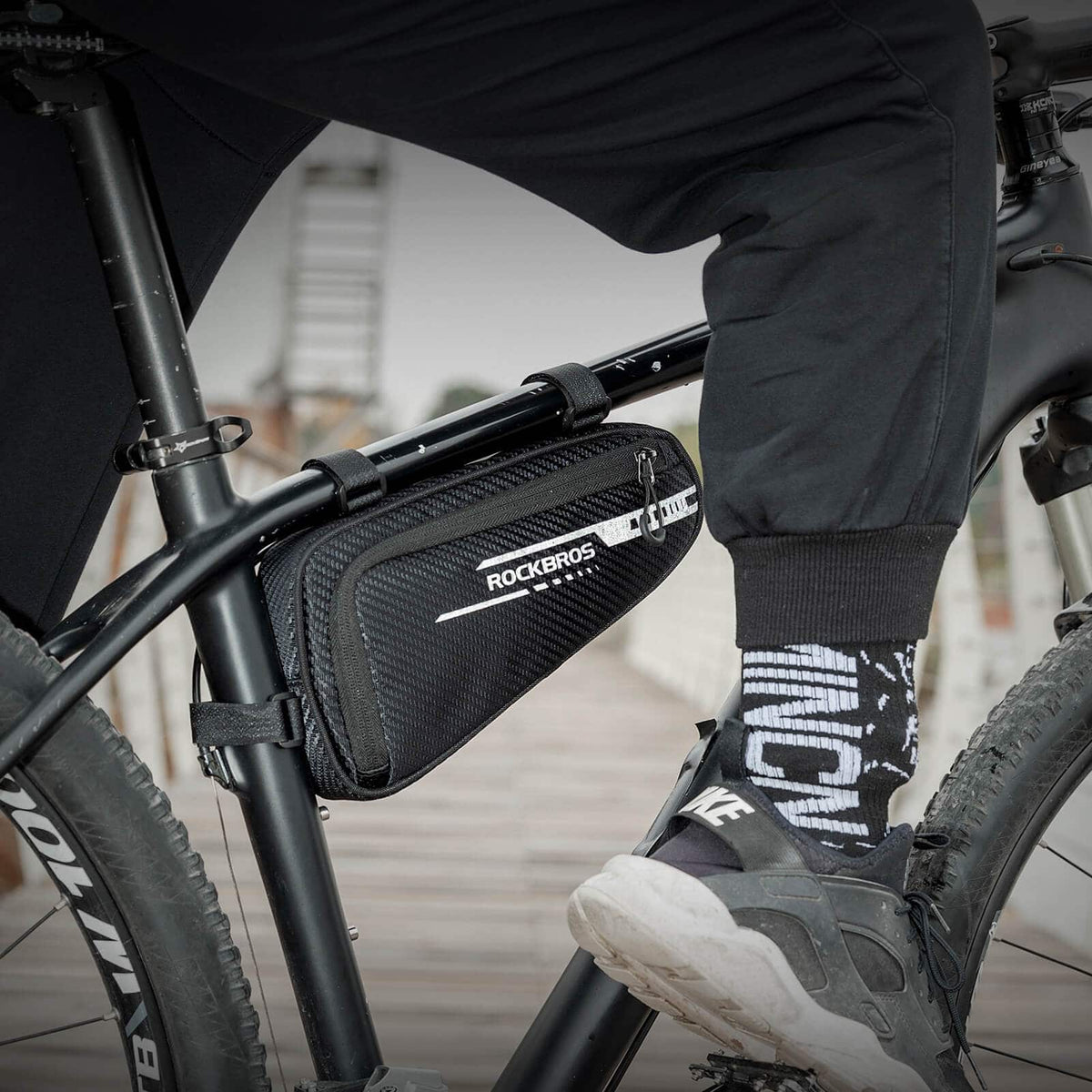 ROCKBROS Sakwa ramowa wodoodporna sakwa trójkątna do MTB i rowerów szosowych 1,2L