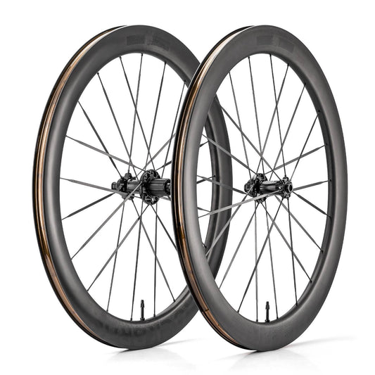 Zestaw kół T700 Carbon Wheelset 55 mm z osią przelotową do hamulców tarczowych do roweru szosowego, w tym poduszki próżniowe ROCKBROS